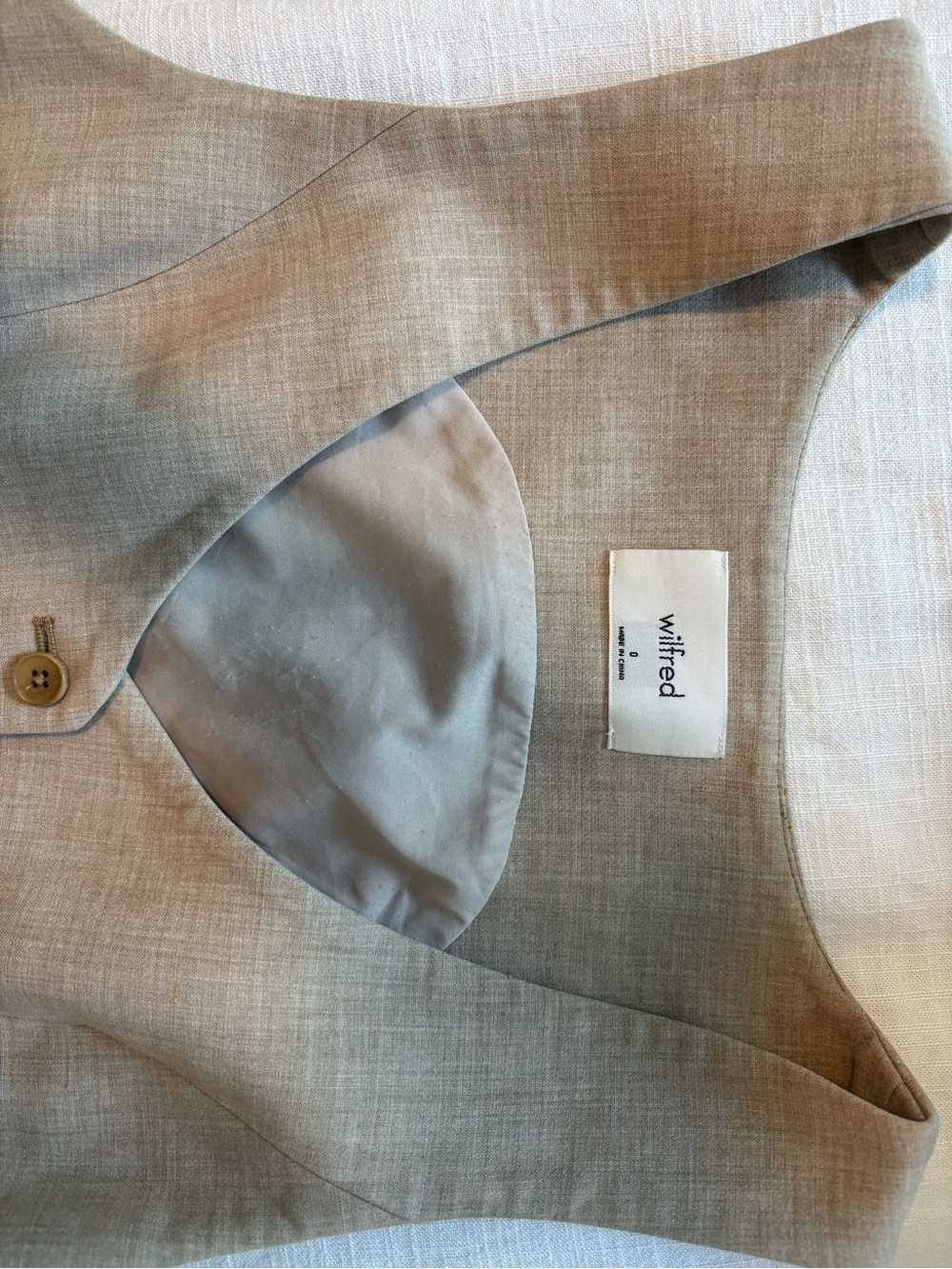 Aritzia- Wilfred Vest - Picture 2 of 3